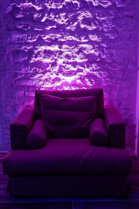 Love Room Spa Privatif ヴィルフランシュ・シュル・ソーヌ エクステリア 写真