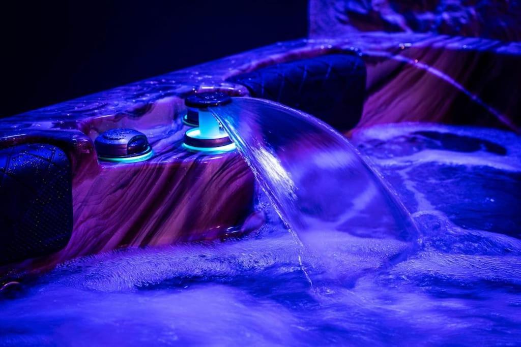 Love Room Spa Privatif ヴィルフランシュ・シュル・ソーヌ エクステリア 写真