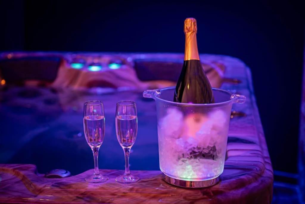 Love Room Spa Privatif ヴィルフランシュ・シュル・ソーヌ エクステリア 写真